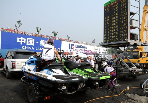 131003aquabike ube015
