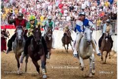 PALIO DI ASTI anno 2026 - 6 settembre 2026 Vince il rione San Martino San Rocco con il fantino Dino Pes - fotografia di Vittorio Ubertone https://www.400asa.it - https://www.saporidelpiemonte.net